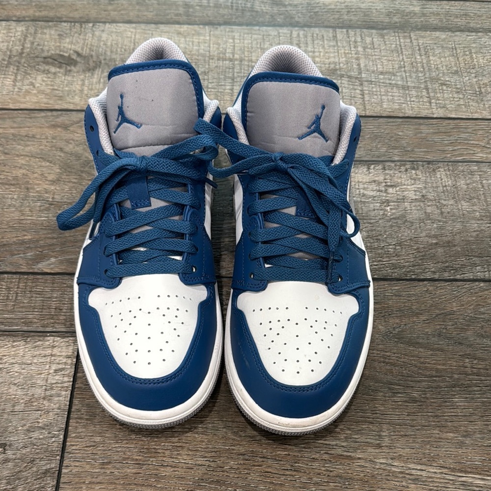 Nike Blue and White Sneakers Classic Design